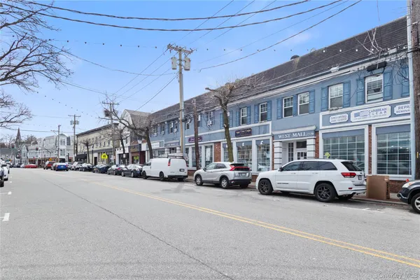 $2,500 | 21-29 Audrey Avenue, Unit 2, Oyster Bay, NY 11771