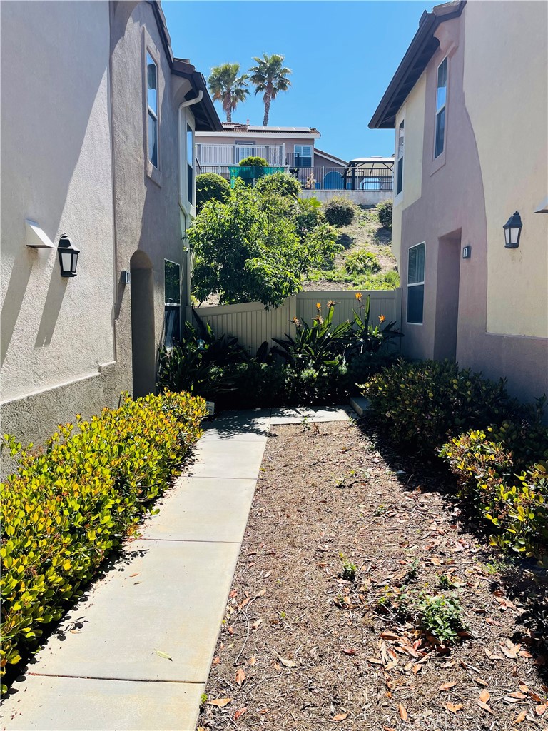 39246 Mango Bay, Unit D Murrieta, CA 92563 - Photo 4 of 44