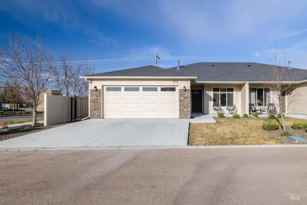 $419,900 | 1582 West Windswept Drive, Meridian, ID 83646