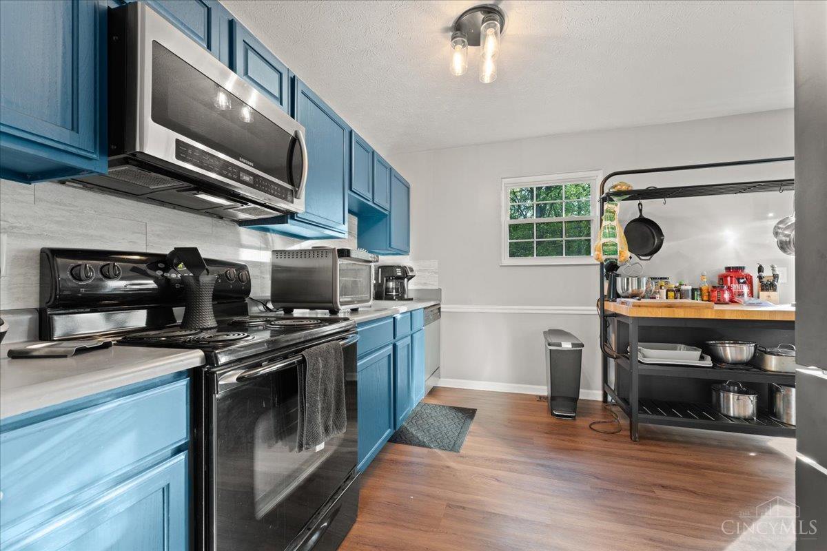 4835 Stoneybrook Road Cincinnati, OH 45244 - Photo 3 of 18 Gallery Image 3