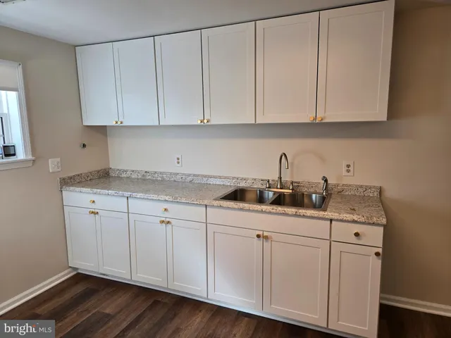 $1,300 | 341 South 26th Street, Unit B, Purcellville, VA 20132