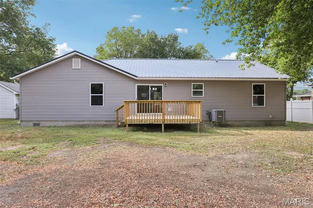 $265,000 | 609 East North Street, Staunton, IL 62088