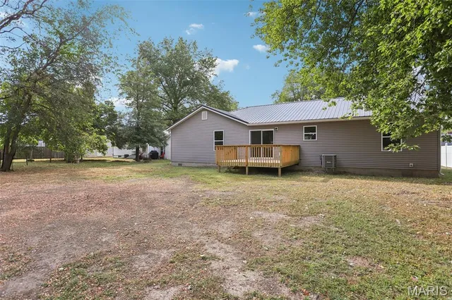 $265,000 | 609 East North Street, Staunton, IL 62088