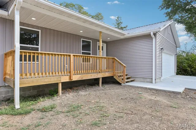 $265,000 | 609 East North Street, Staunton, IL 62088