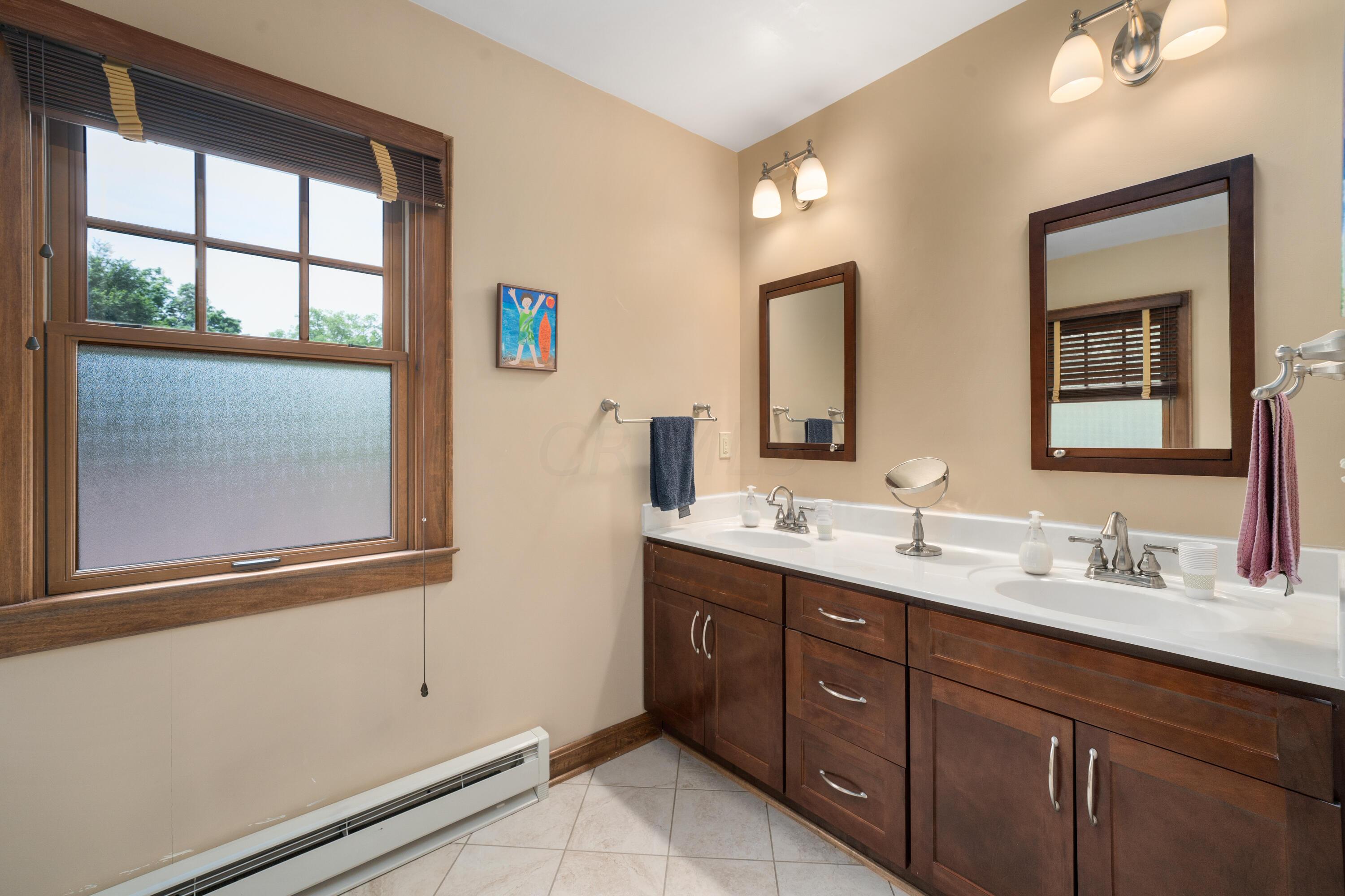 89 North Cassingham Road Bexley, OH 43209 - Photo 38 of 68 DSC01535