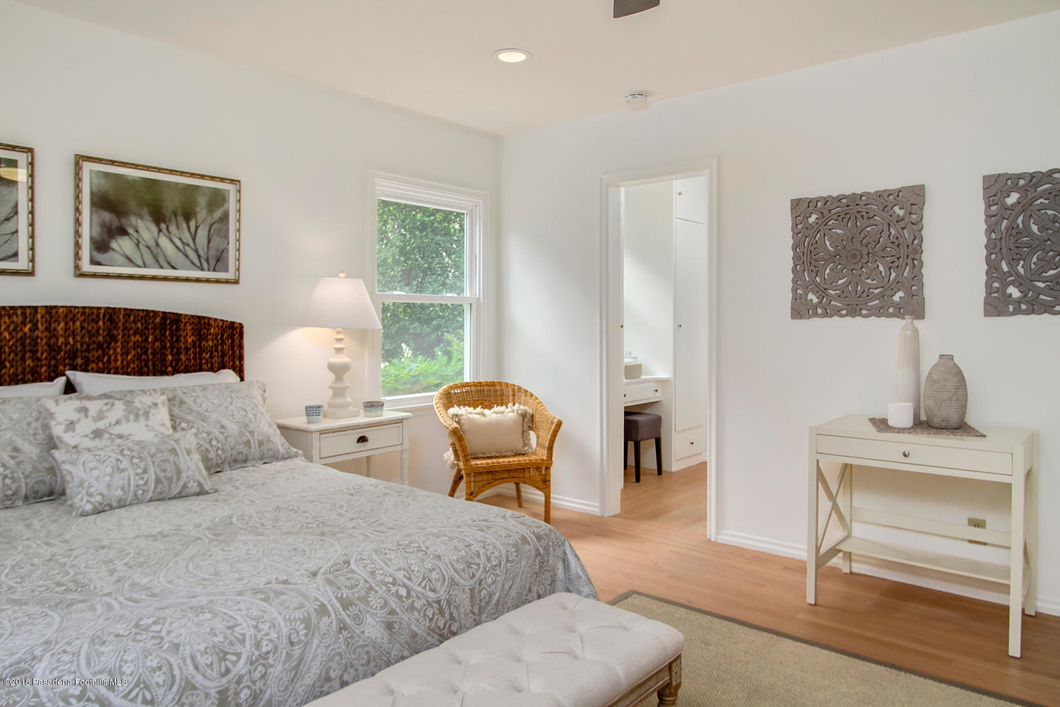 3675 Greenhill Road Pasadena, CA 91107 - Photo 15 of 27 a bedroom with a bed and a couch