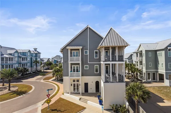 $675,000 | 136 Palmilla Way, Unit 301, Port Aransas, TX 78373