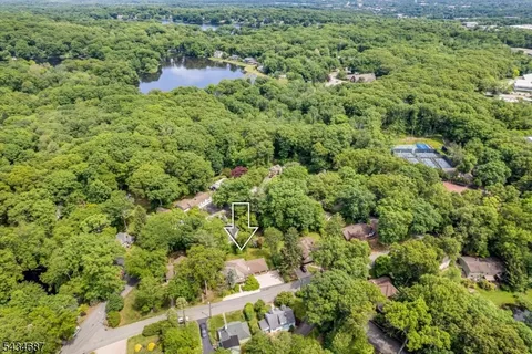 $864,999 | 48 Rainbow Trail, Mountain Lakes, NJ 07046