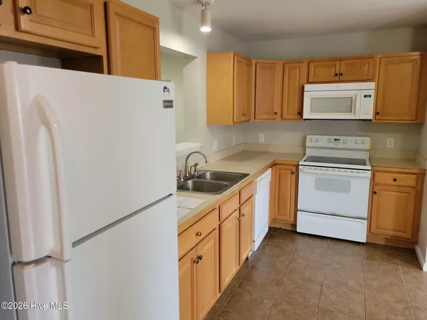 $1,500 | 4225 Brook Creek Lane, Unit B, Greenville, NC 27858