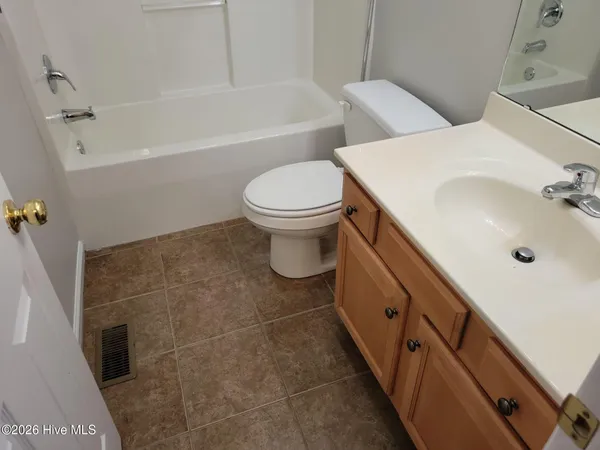 $1,500 | 4225 Brook Creek Lane, Unit B, Greenville, NC 27858