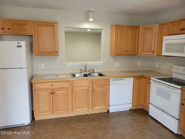 $1,500 | 4225 Brook Creek Lane, Unit B, Greenville, NC 27858