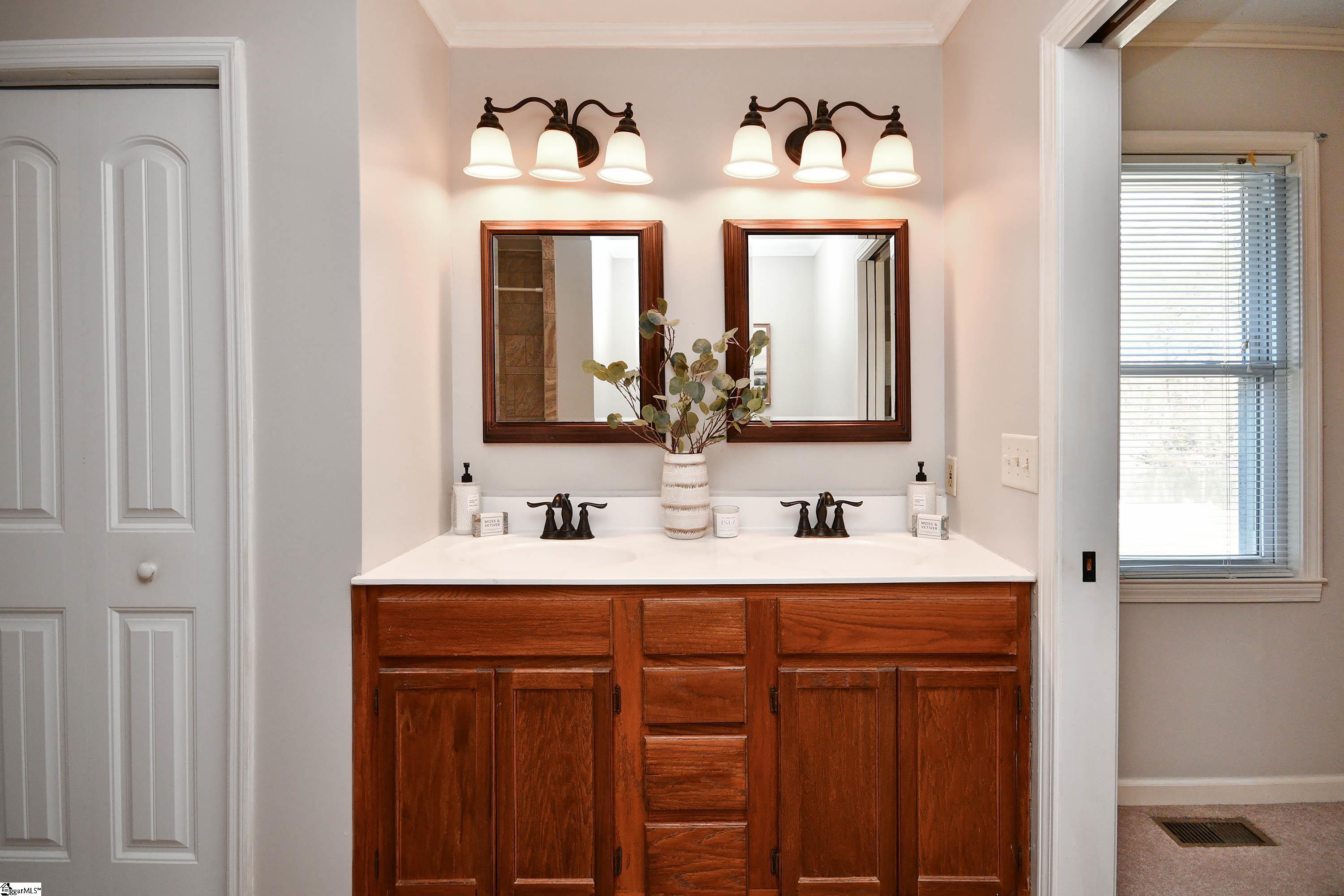 201 Buckingham Road Easley, SC 29640 - Photo 11 of 49