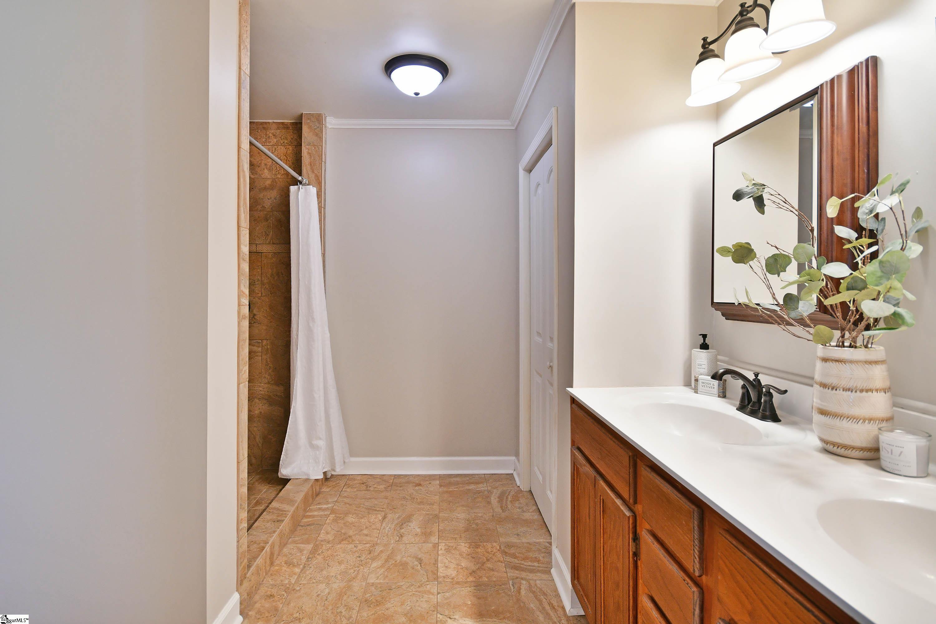 201 Buckingham Road Easley, SC 29640 - Photo 19 of 49