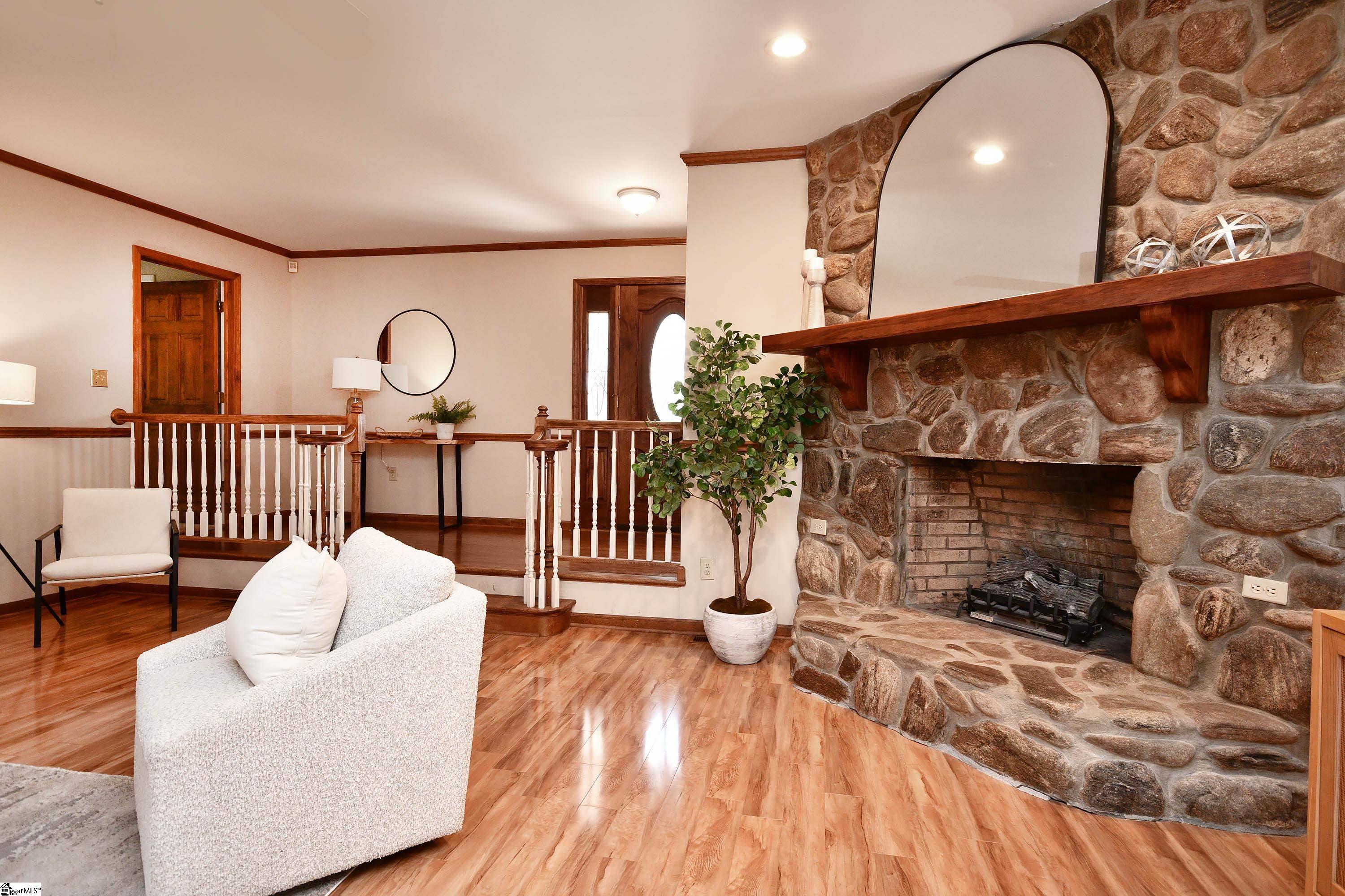 201 Buckingham Road Easley, SC 29640 - Photo 7 of 49