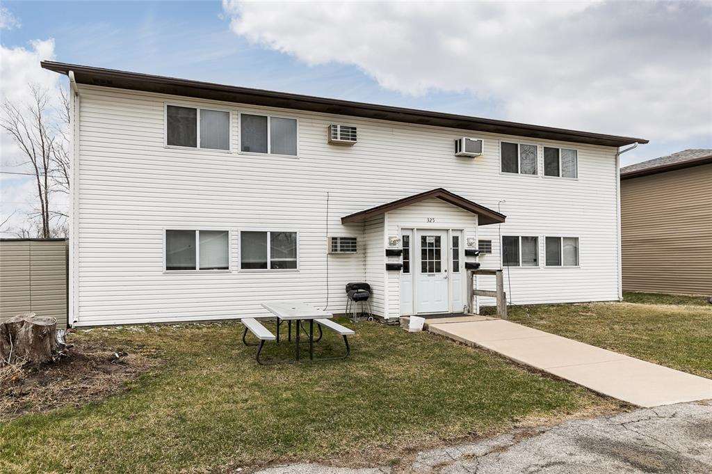 325 Clymer Road Hiawatha, IA 52233 - Photo 1 of 12 Gallery Image 1