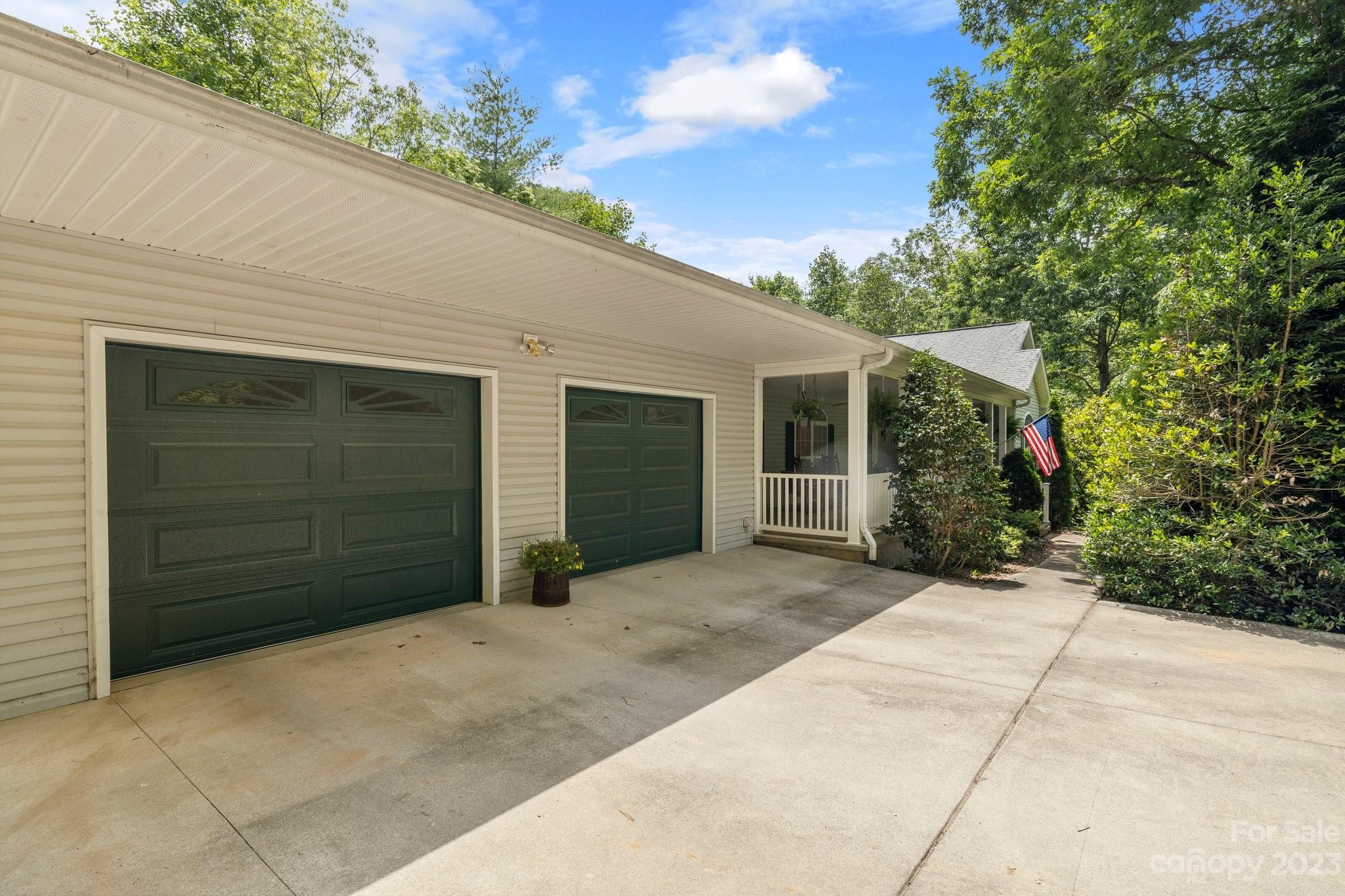 143 Whitaker Road Fairview, NC 28730 - Photo 16 of 25 Gallery Image 16