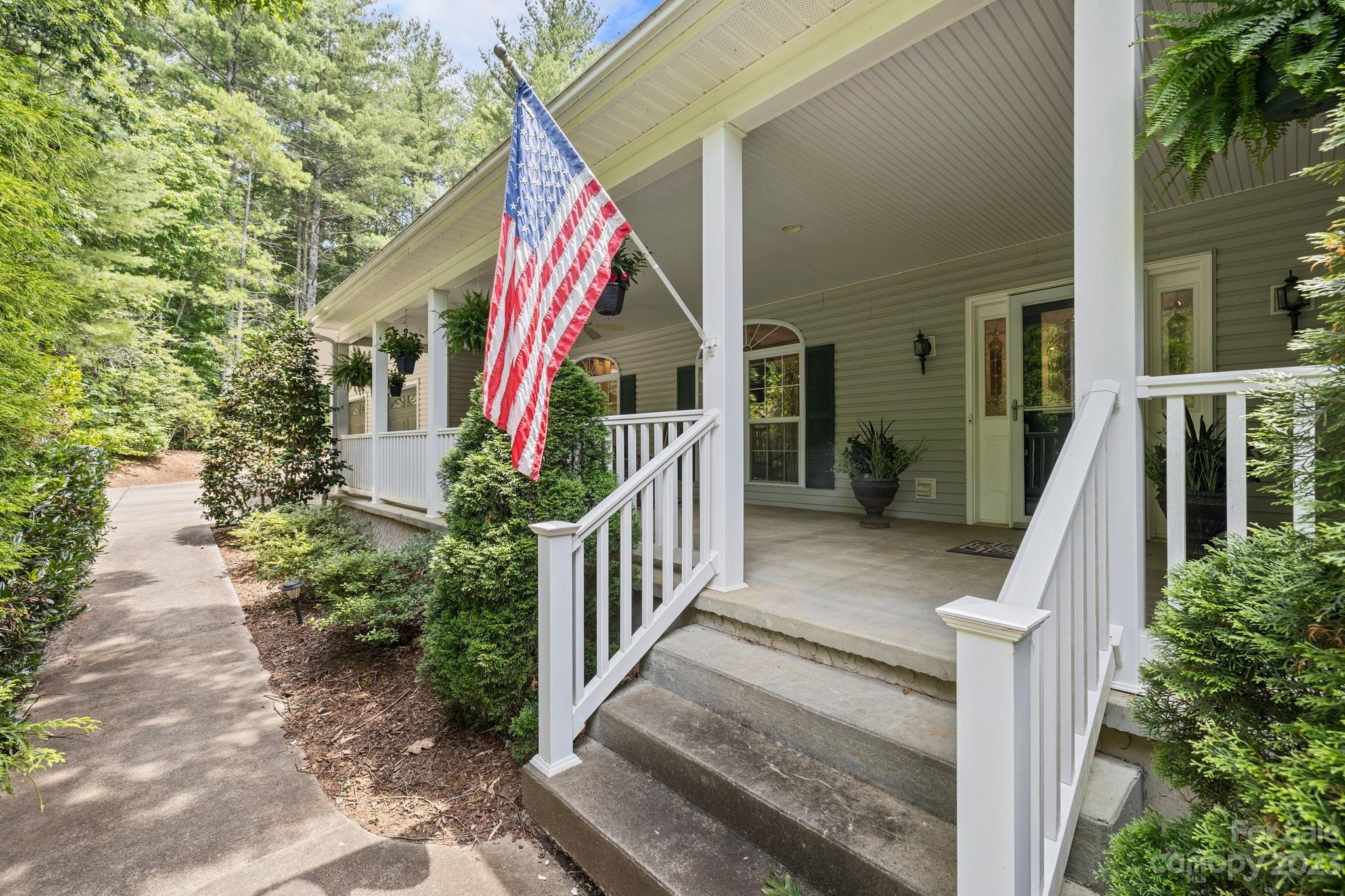 143 Whitaker Road Fairview, NC 28730 - Photo 22 of 25 Gallery Image 22