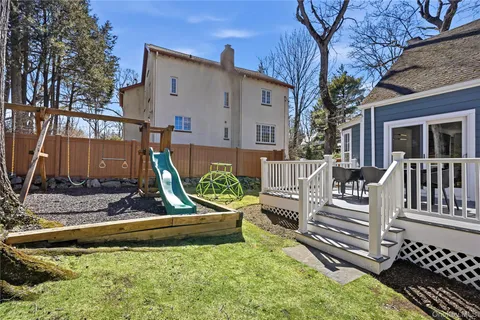 $1,495,000 | 294 Murray Avenue, Larchmont, NY 10538