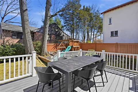 $1,495,000 | 294 Murray Avenue, Larchmont, NY 10538