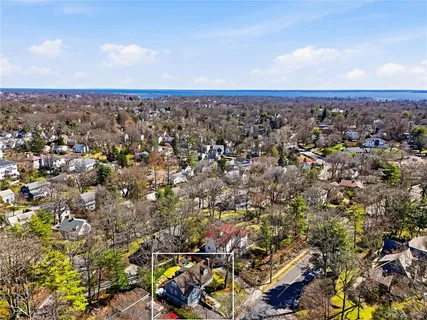 $1,495,000 | 294 Murray Avenue, Larchmont, NY 10538