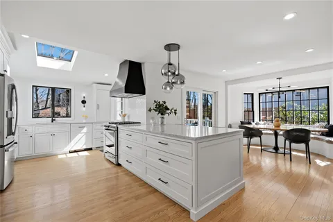 $1,495,000 | 294 Murray Avenue, Larchmont, NY 10538