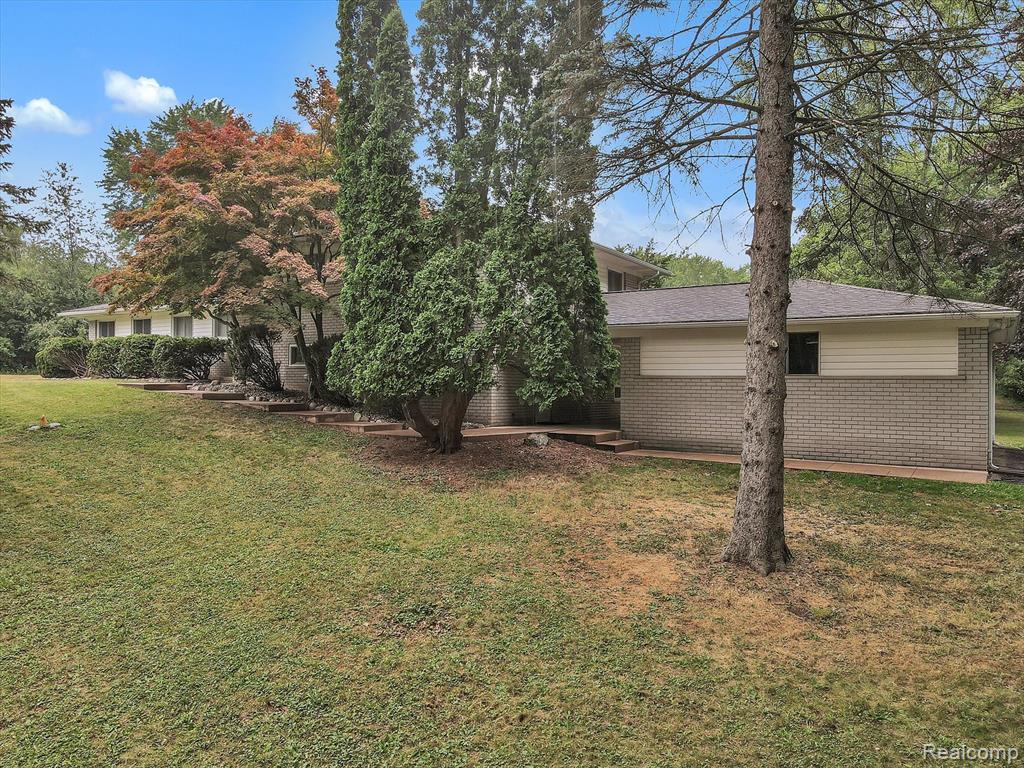 30540 Pear Ridge Farmington Hills, MI 48334 - Photo 49 of 66