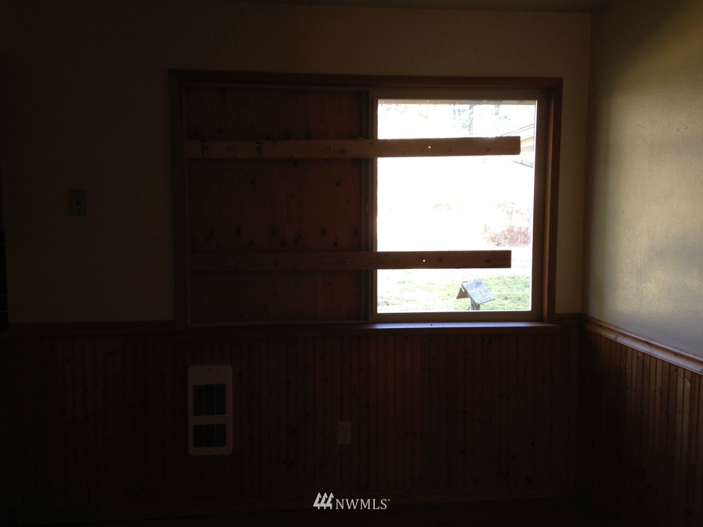 209 Hoquiam Wishkah Road Aberdeen, WA 98520 - Photo 4 of 17 Gallery Image 4