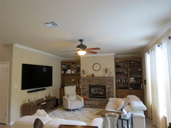 $2,250 | 402 Las Colinas Drive, Leander, TX 78641