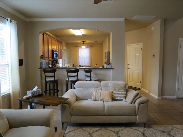 $2,250 | 402 Las Colinas Drive, Leander, TX 78641
