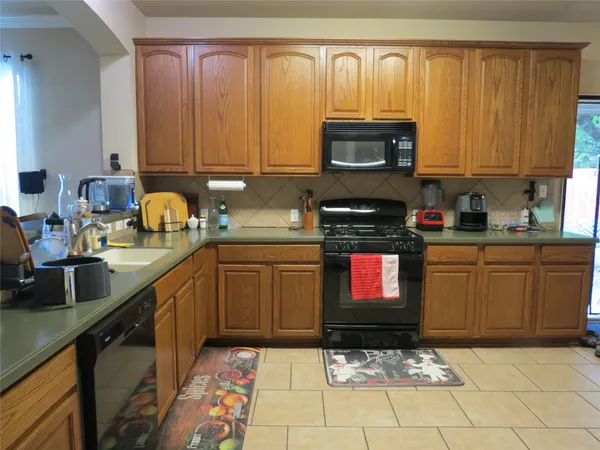 $2,250 | 402 Las Colinas Drive, Leander, TX 78641