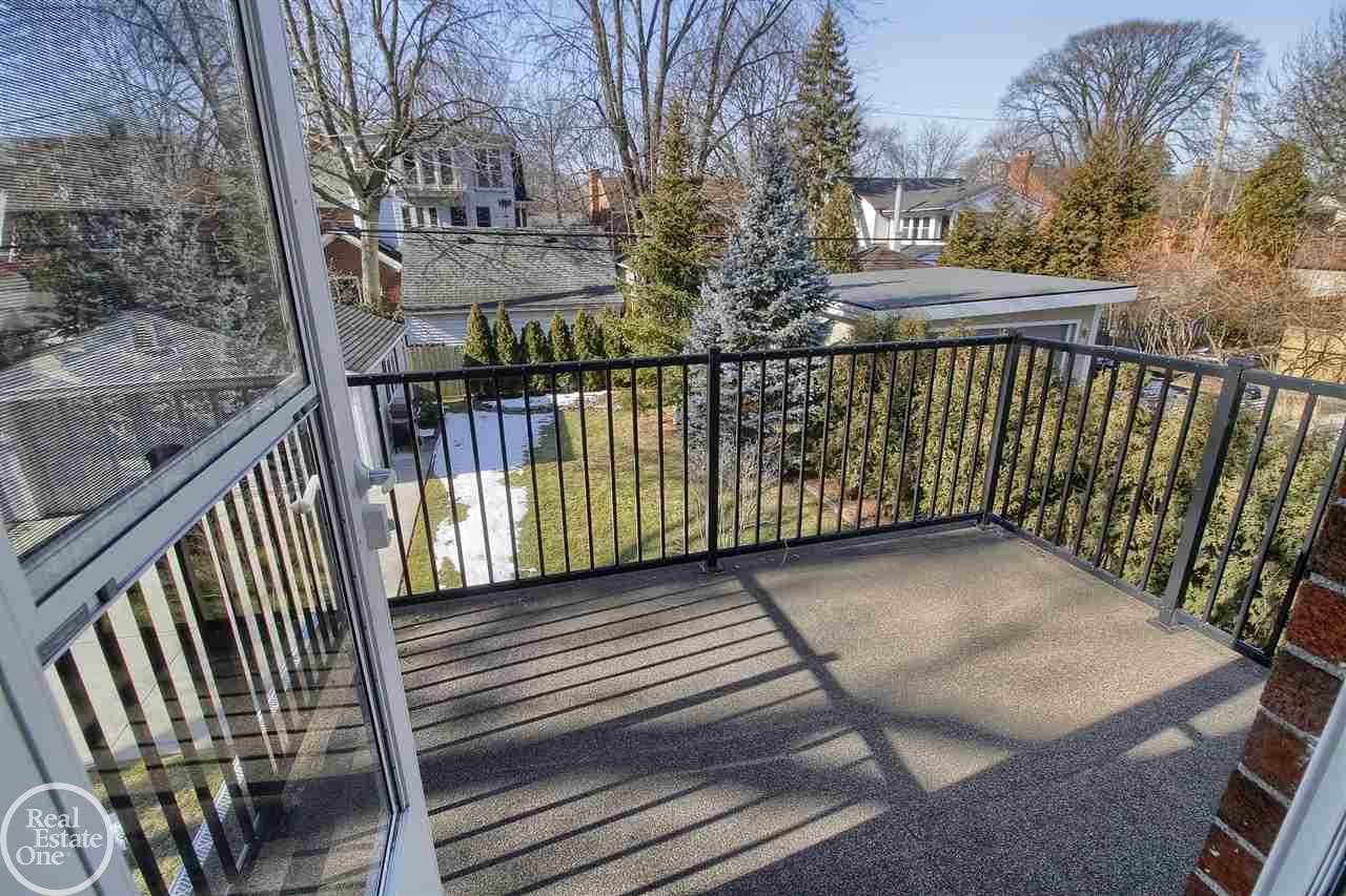 1327 Harvard Road Grosse Pointe, MI 48230 - Photo 32 of 35 50006460-31.JPG