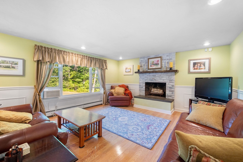 258 State Street Hanson, MA 02341 - Photo 6 of 38