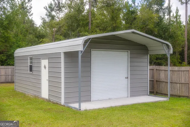 a house with swimming pool in front of it