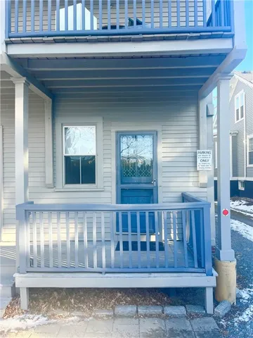 $2,300 | 9 Sherman Street, Unit 1L, Newport, RI 02840