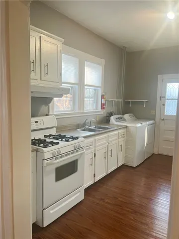 $2,300 | 9 Sherman Street, Unit 1L, Newport, RI 02840