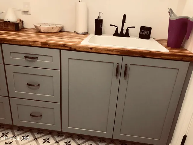 $625,000 | 446 Tanzanite Trail, New Tazewell, TN 37825