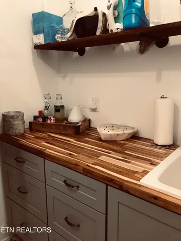 $625,000 | 446 Tanzanite Trail, New Tazewell, TN 37825