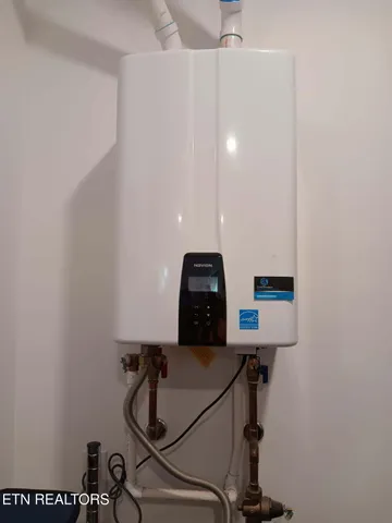 $625,000 | 446 Tanzanite Trail, New Tazewell, TN 37825