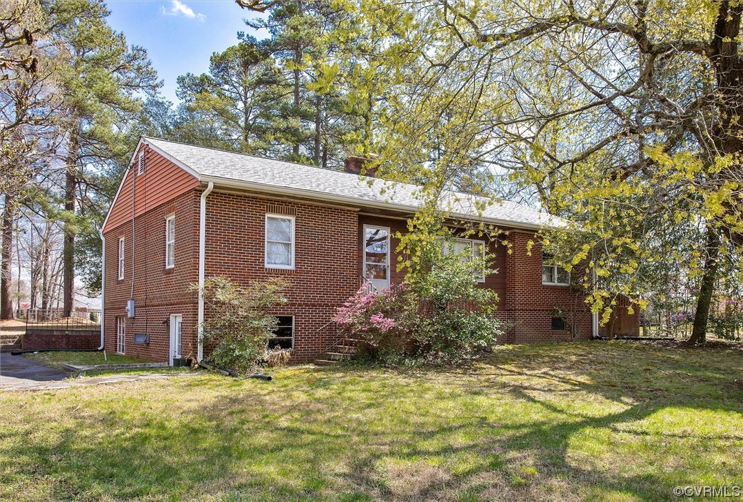 5441 Iron Bridge Road North Chesterfield, VA 23234 - Photo 3 of 40 Gallery Image 3