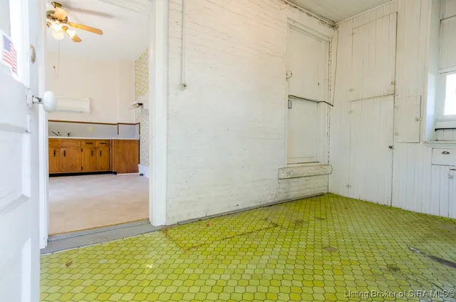 $160,000 | 409 North Water Street, Salem, IN 47167