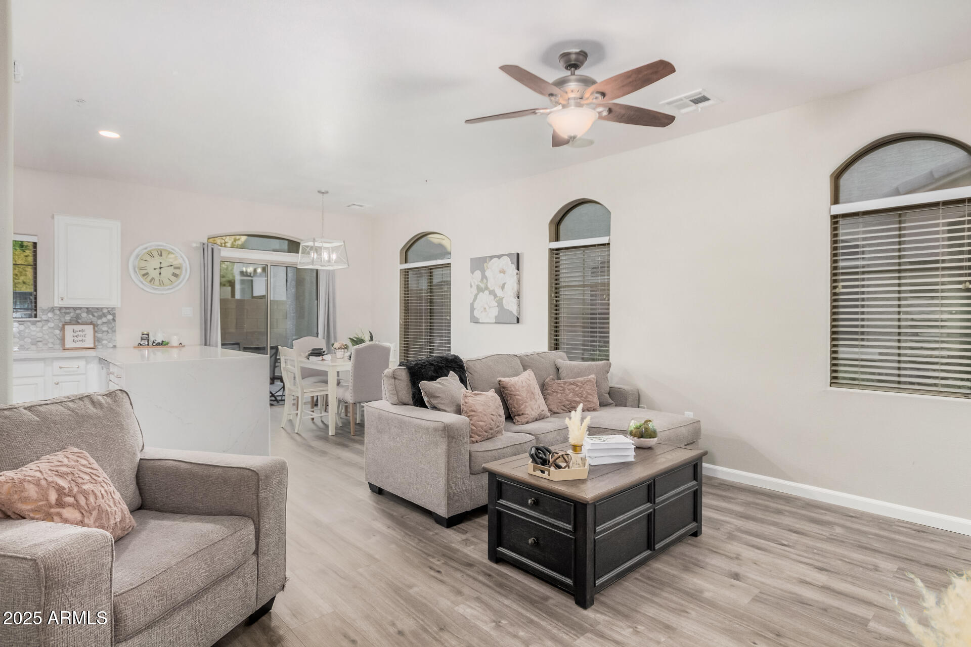 1350 South Greenfield Road, Unit 1046 Mesa, AZ 85206 - Photo 5 of 35 a living room with furniture