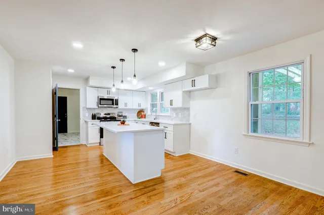 $849,900 | 4928 Edgewood Road, Doylestown, PA 18902