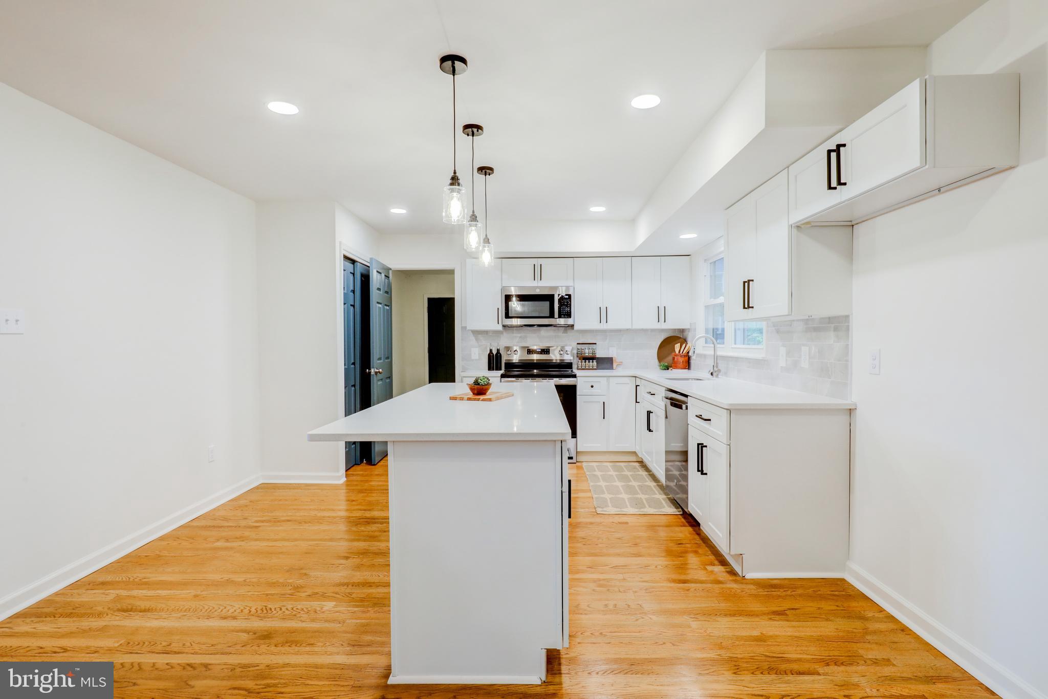 4928 Edgewood Road Doylestown, PA 18902 - Photo 13 of 49