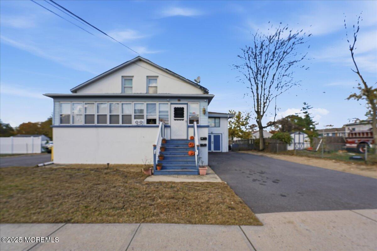 233 Broadway Union Beach, NJ 07735 - Photo 9 of 45 28-FVP05114