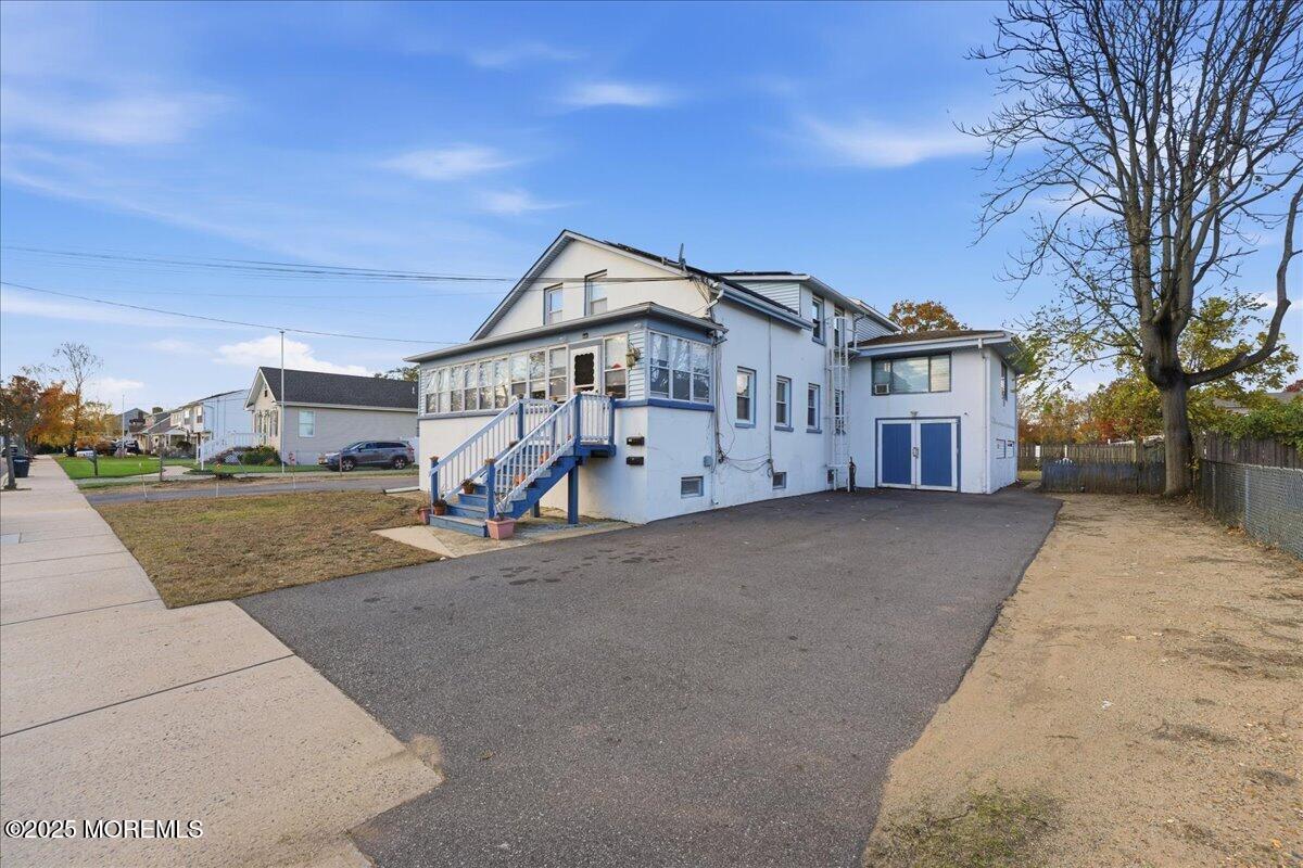 233 Broadway Union Beach, NJ 07735 - Photo 10 of 45 29-FVP05117
