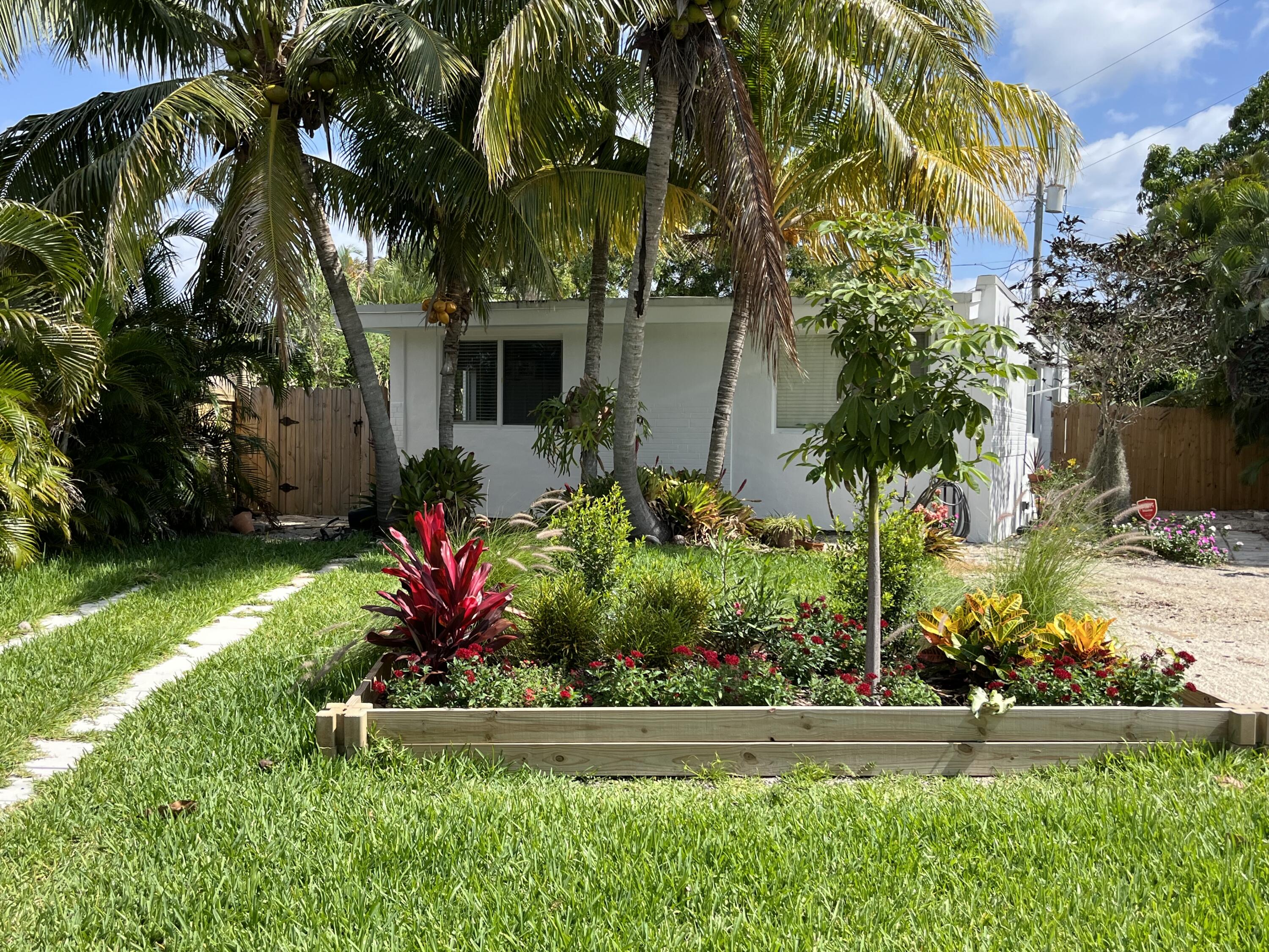 151 Lancaster Street Boca Raton, FL 33487 - Photo 1 of 19 Street View