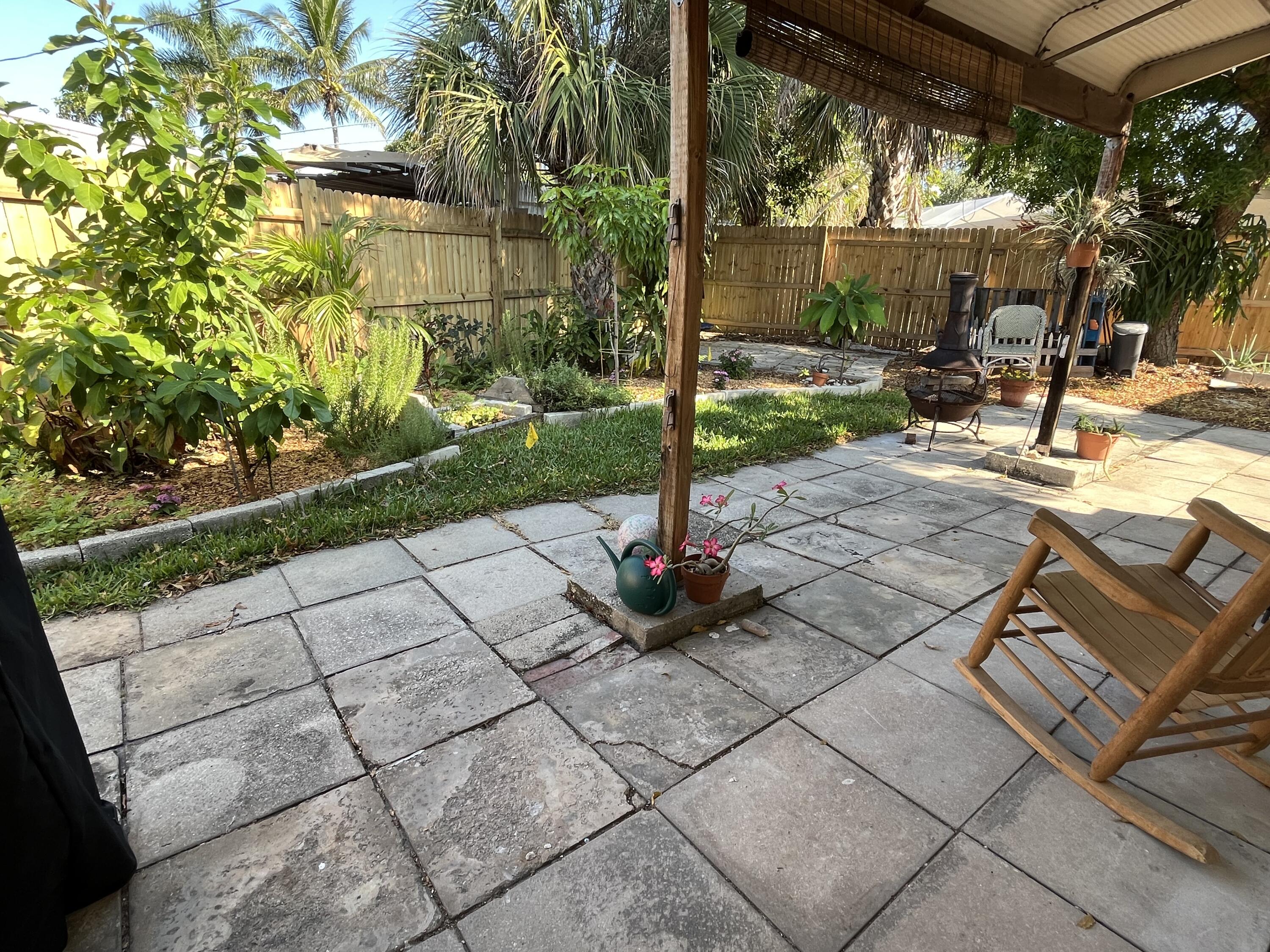 151 Lancaster Street Boca Raton, FL 33487 - Photo 18 of 19 Backyard 2