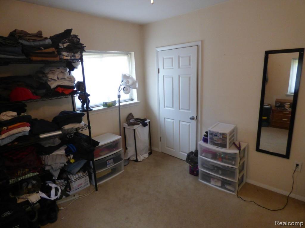 10578 Dewitt Road Belleville, MI 48111 - Photo 21 of 41 P1120429.jpg