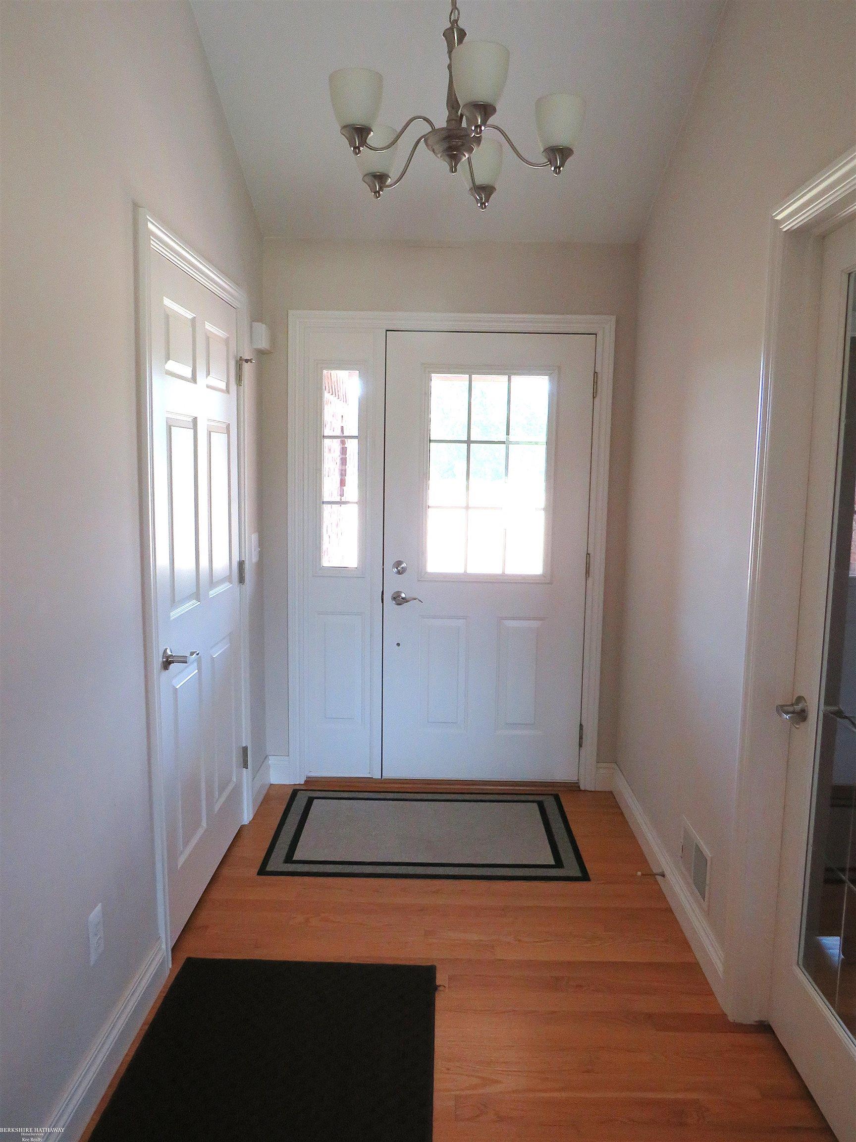17201 Armada Center Road Armada, MI 48005 - Photo 6 of 33