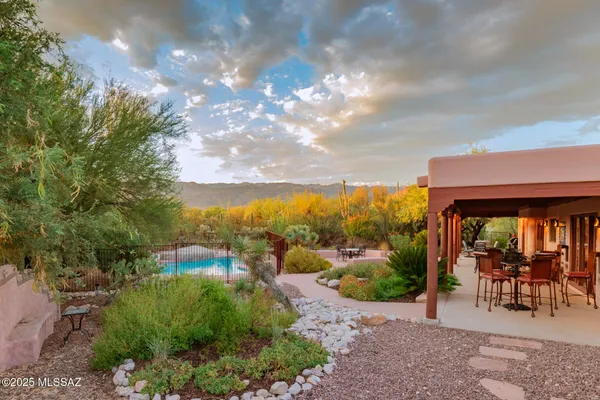 $1,195,000 | 3071 North Wentworth Road, Tucson, AZ 85749